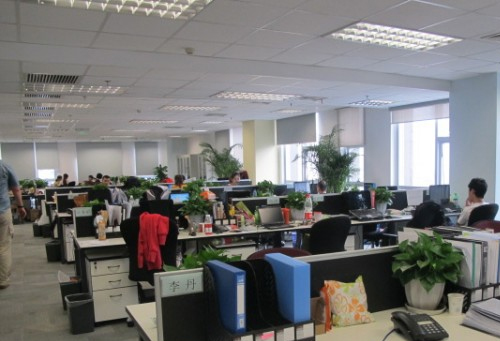 河南宇成電氣取得溫濕度監(jiān)測報(bào)警裝置及具備智能預(yù)警功能的高低壓開關(guān)柜專利，便于溫濕度監(jiān)測報(bào)警裝置在高低壓開關(guān)柜內(nèi)的正常運(yùn)行:高低壓開關(guān)柜
